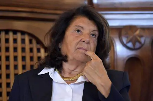 Il fronte anti-Severino c'è, ma per ora sta in silenzio