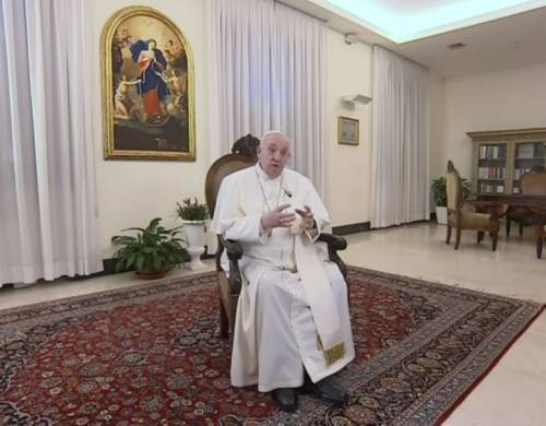 "Così li spingete verso la morte": il Papa boccia l'eutanasia