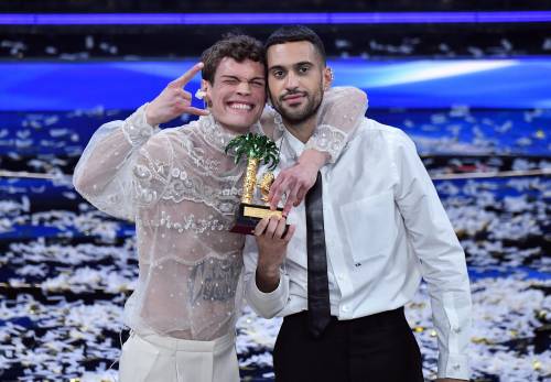 "È plagio, fatelo all'Eurovision". Piovono accuse su Mahmood e Blanco