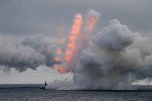 Kinzhal nel Baltico e cannoni atomici verso l'Ucraina