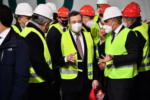 Arrivano i soldi per contrastare il caro bollette. "Il governo stanzia 5-7 miliardi"