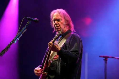 Disco nuovo e concerti vecchi. Neil Young non si ferma mai