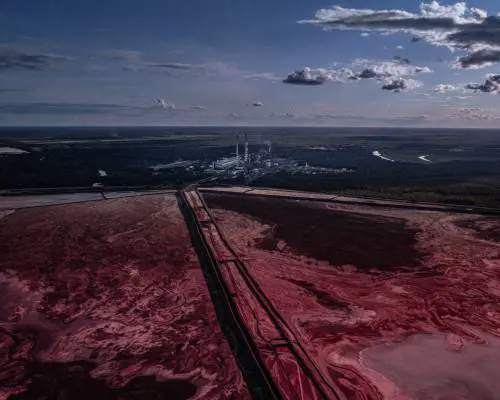Tra le rocce di fuoco: ecco il vero costo della svolta green