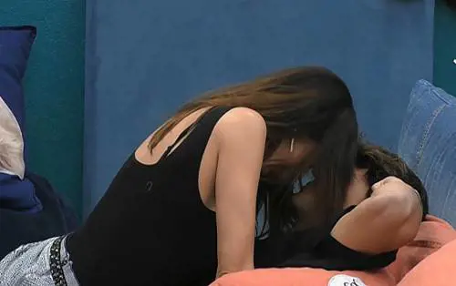 Delia si vendica di Alex e flirta con Antonio