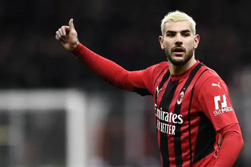 Giroud e rinnovo di Theo, il Milan sorride