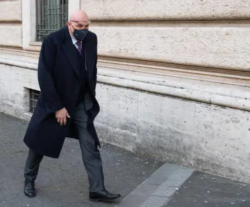 Il sospetto (inquietante) di Crosetto: "C'è un filo che lega questi fatti..."