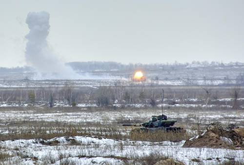 Truppe russe alle porte: come può attaccare Putin