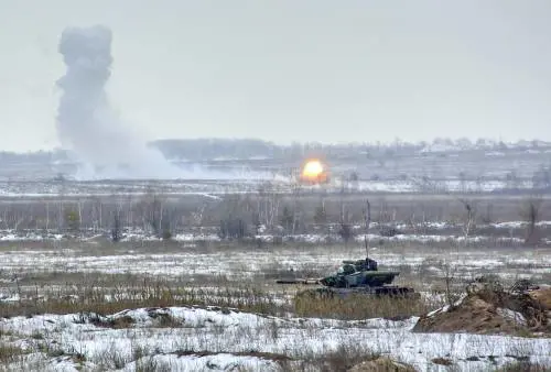 Truppe russe alle porte: come può attaccare Putin