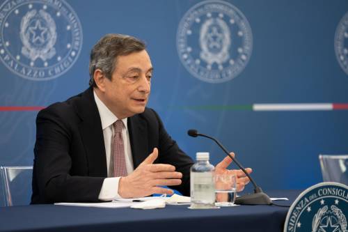Draghi esclude nuovi scostamenti. Ma prepara aiuti per altri 5 miliardi: stop oneri e bonus