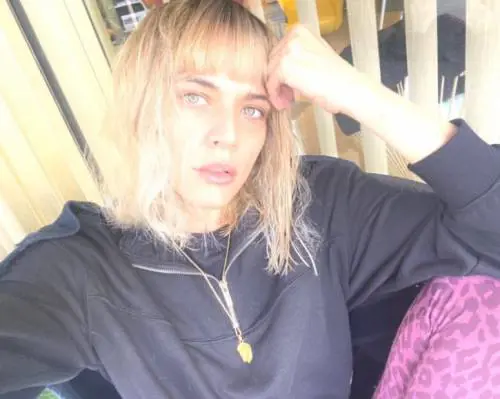 Lutto per Laura Chiatti, lo strazio sui social: "Solo tre giorni fa ridevamo insieme"