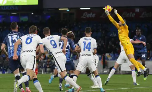 Napoli-Inter finisce 1-1: il Milan punta la vetta della classifica