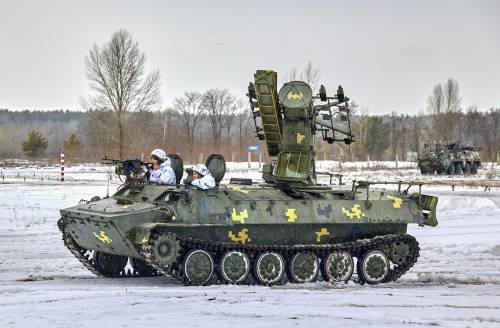 "Forze di Mosca superiori": ecco gli arsenali pronti per il conflitto