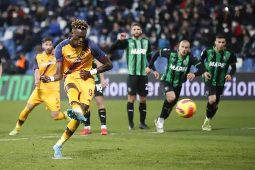 Mou, pari al 95'. Ma la sua Roma non va