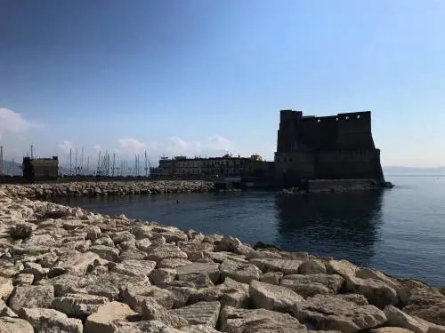 Guasto all’impianto elettrico: chiude al pubblico Castel dell’Ovo