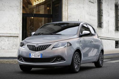 Lancia Y: a firmarla è ora Alberta Ferretti