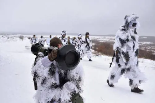 "Mandateci armi". Kiev chiede aiuto alla Nato e si prepara all'invasione