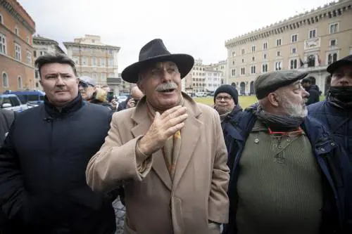 Gli strani partiti improvvisati dei candidati più improbabili