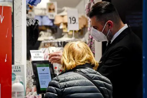 Green pass: ecco come sparirà (data per data)