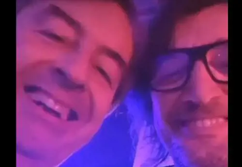"Senza mascherina...". La "movida" di Burioni finisce nella bufera social