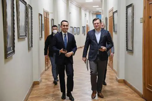 Telefonata Draghi-Zelensky: "Vicini a Kiev, dialogo con Putin"