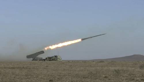 Non solo truppe e carri armati. Guerra "ibrida" anche a Kiev