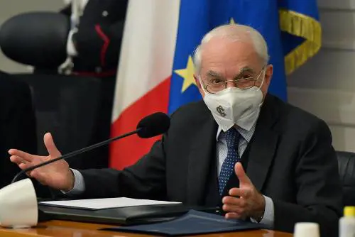 Il "pizzino" di Amato: attenti al caos istituzionale