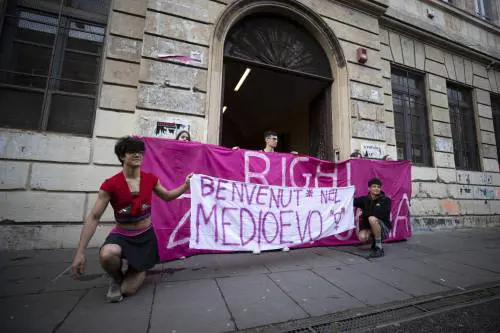 "Stai sulla Salaria?". Sanzionata prof del liceo Righi