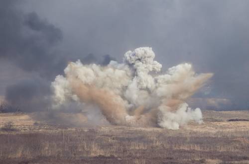 "Esplosione nel cuore di Donetsk". E al confine partono le evacuazioni 