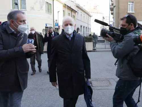 La difesa spericolata dell'imputato Davigo: tira in ballo Mattarella. "Mi fece ringraziare sulla loggia Ungheria"