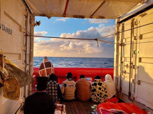 Ocean Viking sbarca a Pozzallo: "I Comuni di frontiera sempre più soli"