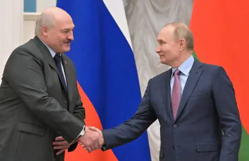 La telefonata con Zelensky e le garanzie di Lukashenko: ecco chi è il mediatore bielorusso fedelissimo di Putin