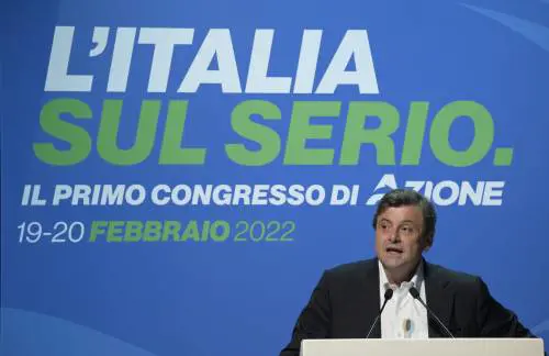 La disavventura di Calenda: stop alla candidata sadomaso