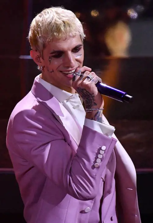 Achille Lauro va all'Eurovision per San Marino: "Ambivo all'estero". Ma è polemica sul web