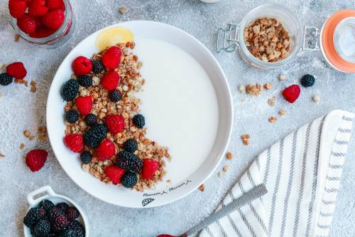 La dieta dello yogurt: come funziona e i benefici per i senior