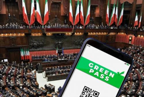 Bocciato lo stop al green pass. Ma si spacca la maggioranza