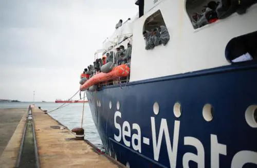 Le toghe ancora in soccorso delle Ong: libera la nave di Sea Watch