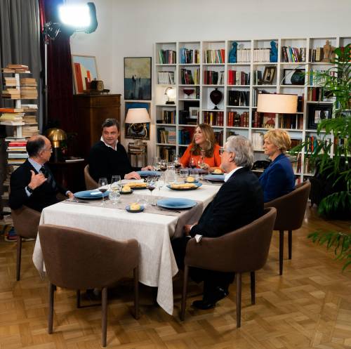 "A cena da Maria Latella", padrona di casa fra ministri, attori, imprenditori e vip