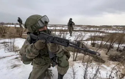 L'alfiere di Putin che preoccupa la Nato e punta l'Ucraina