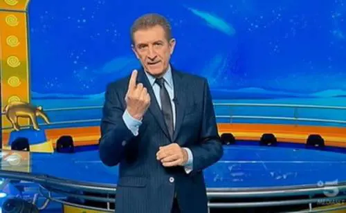 Polemica per la battuta di Greggio su Achille Lauro. Striscia chiarisce: "Siamo noi che ci stupiamo" 