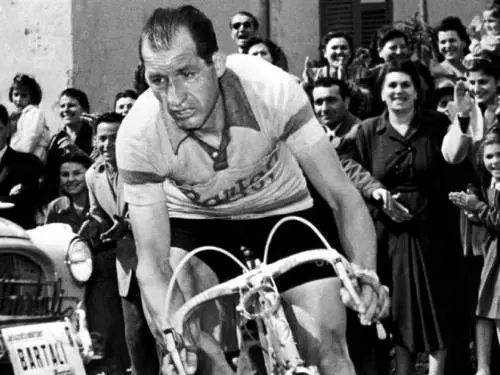 L'attentato a Togliatti e la guerra civile "fermata" da Bartali