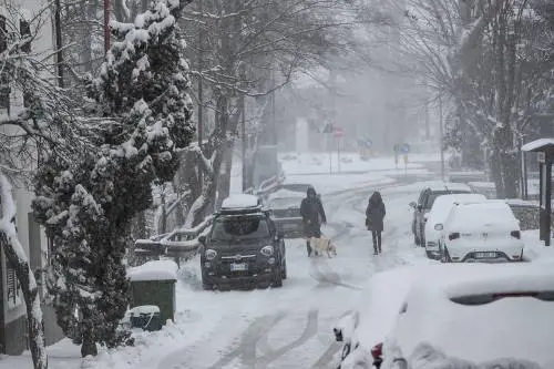 Maltempo invernale colpisce l'Italia: neve e gelo al Centro-Sud