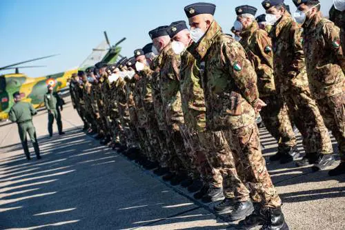 Missili, caccia e truppe: l'Italia arma Kiev e blinda il fianco est