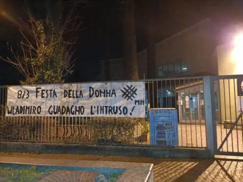 "Vladimiro Guadagno l'intruso". Polemica su Luxuria all'evento sulla festa della donna