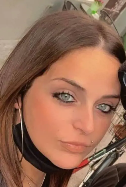 Spara e uccide l'ex fidanzata parrucchiera: fermato l'assassino