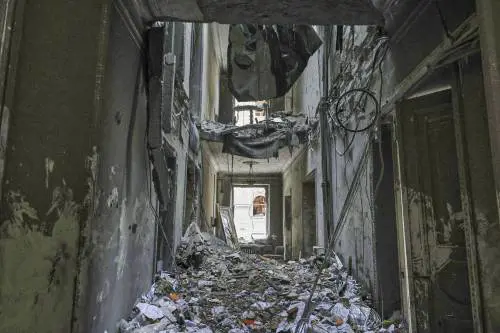 L'assalto a Kharkiv. Raid dell'aviazione: 400 vittime civili. Ma l'avanzata stenta