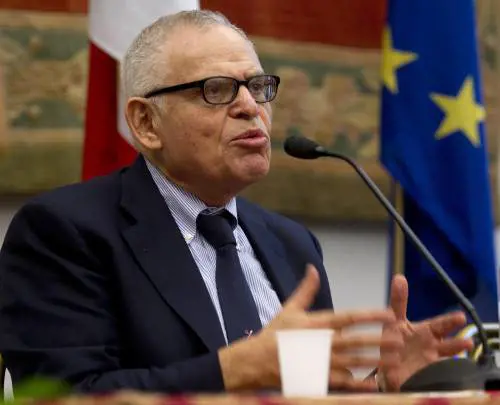 La profezia di Luttwak: "C'è solo un modo per far finire la guerra..."