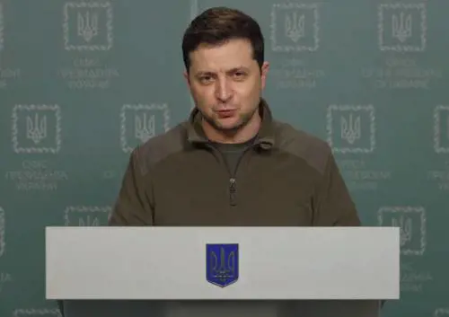 Zelensky: "Russia vuole cancellarci". Poi fa un appello agli ebrei. Ecco perché