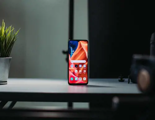 Gli spioni entrano nelle telecamere di pc e smartphone? Ecco come evitarlo