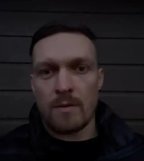 "La mia carriera viene dopo....". Anche il campione dei pesi massimi Usyk si arruola