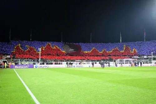 I tifosi viola mandano Vlahovic a bruciare all'inferno (di Dante)